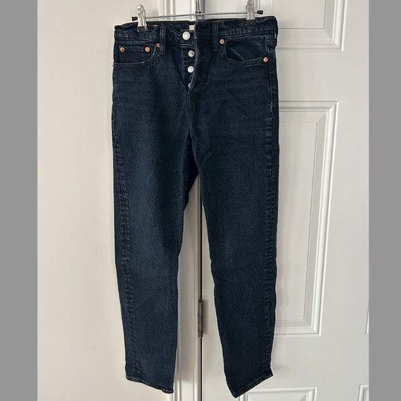 Levi's Wedgie Fit Icon Black Jeans - Picture 2 of 8